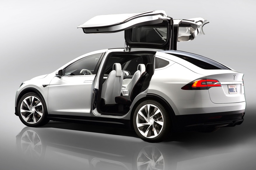 http://tesla-motors.cz/wp-content/uploads/2015/03/tesla-model-x-concept-doors-open-rear-three-quarter.jpg